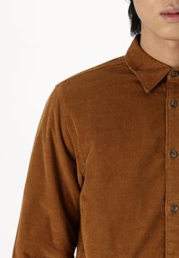 Wrangler SHIRT - Camisa - monks robe