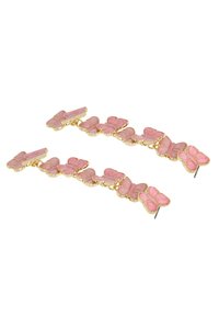 Orecchini a farfalla in oro con accenti di smalto rosa, caratterizzati da un design intrecciato e chiusura a perno, adatti per occasioni informali o eleganti.