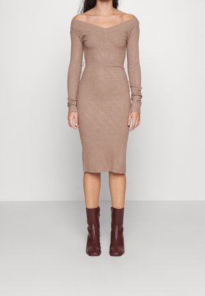 Pouzdrové šaty - taupe