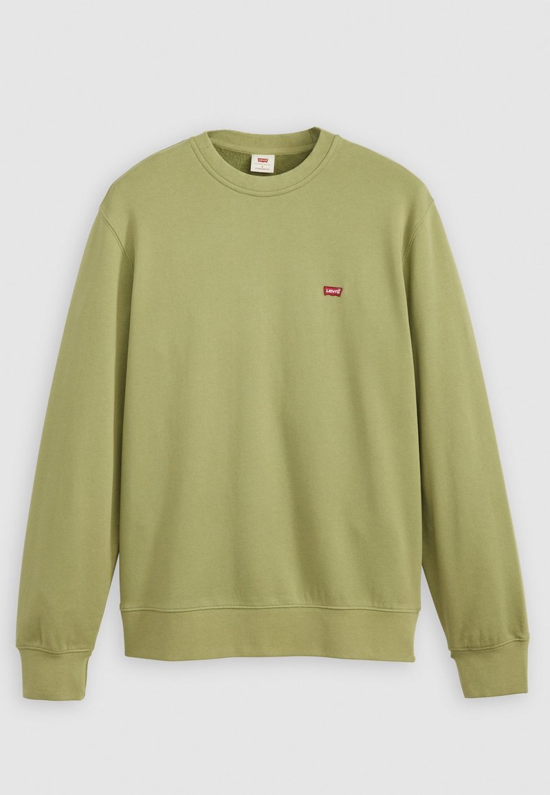 Olivgrüner Sweatshirt aus weichem Baumwollmaterial mit einem gerippten Rundhalsausschnitt, langen Ärmeln und einem kleinen roten Logo auf der linken Brust.