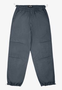 Grå joggerbukser med elastisk talje, sidelommer og elastiske manchetter, der har en glat tekstur og lige snit.