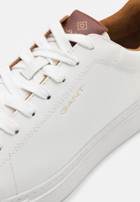 GANT MC JULIEN - Sapatilhas - white/cognac
