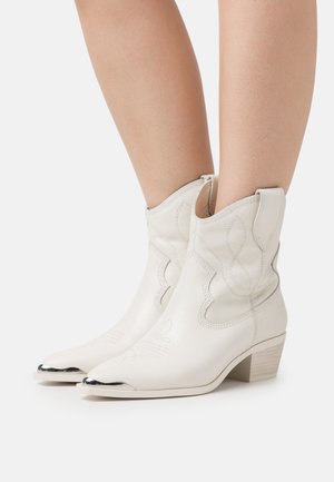 VALLEY - Botines camperos - open white