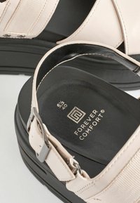 Next CHUNKY REGULAR WIDE FIT - Platvormsandaalid - bone