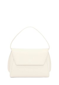 Witte leren handtas met een gestructureerd ontwerp, flap sluiting en een dunne handgreep. Bevat zichtbare stiksels en een geperst logo aan de voorkant.