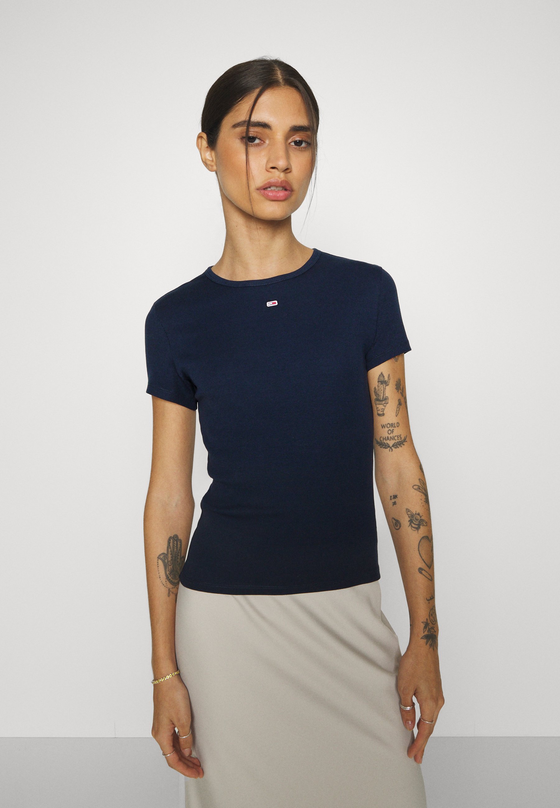 売れ筋商品|||トミーヒルフィガー Tシャツ レディース トップス SLIM ESSENTIAL - Print T-shirt - dark night navy Slim Essential Rib Tee |T-Shirts | Tommy Jeans