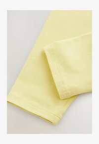 Niet geselecteerd, yellow