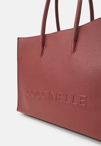 Coccinelle MYRTHA MAXI - Ručna torba - bordeaux