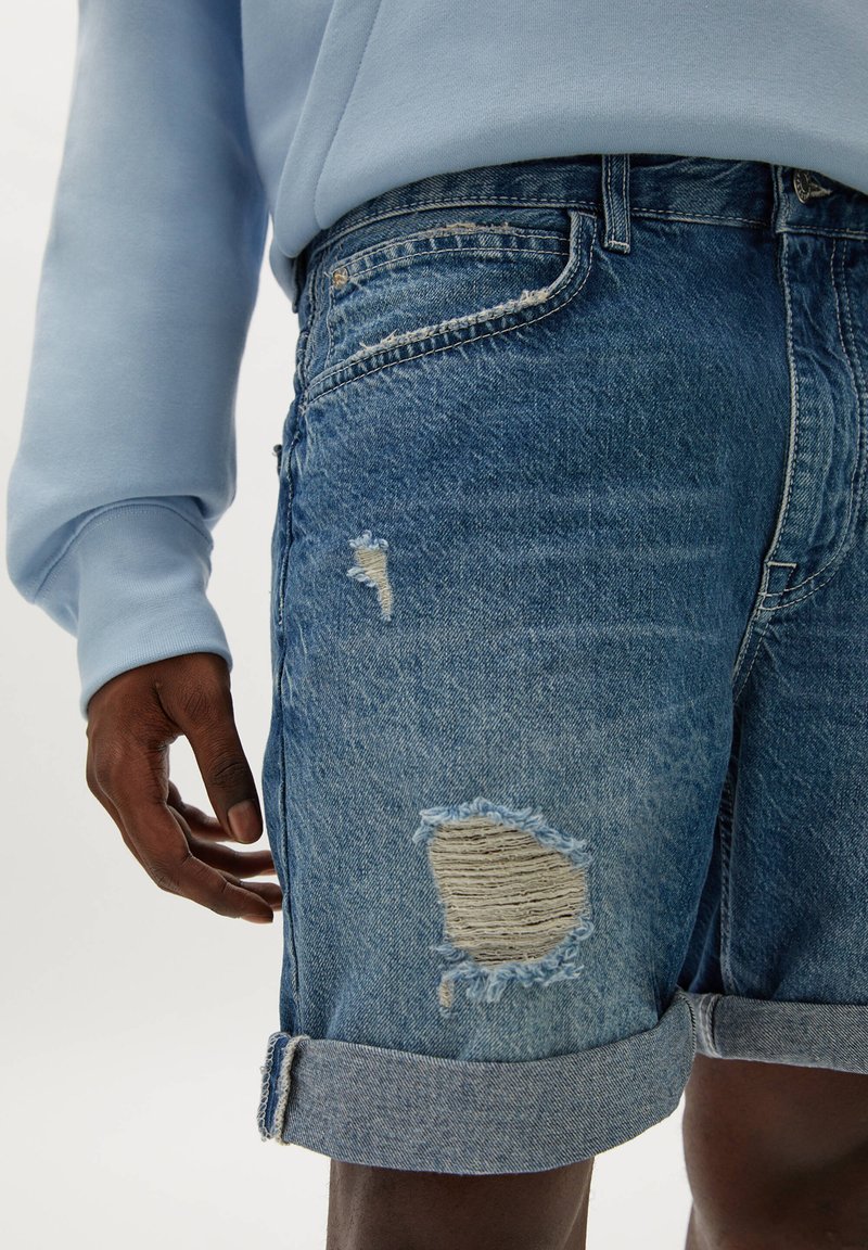 Herren Skinny Fit | PULL&BEAR BERMUDA IM SLIM-FIT MIT ZIERRISSEN Jeans Shorts dark-blue denim - KP18532 Herren Skinny Fit | PULL&BEAR BERMUDA IM SLIM-FIT MIT ZIERRISSEN Jeans Shorts dark-blue denim - KP18532