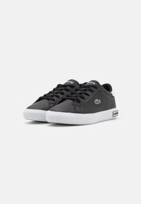 Lacoste POWERCOURT CHILDREN UNISEX - Treniņu apavi - black/white