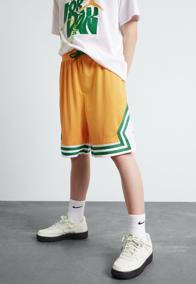 Jordan JORDAN AIR DIAMOND UNISEX - Šorti - orange peel