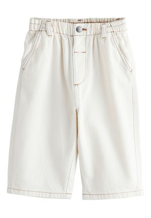 Hvide shorts til knæet med elastik i taljen, knapper foran, bæltestropper, sidelommer og synlige brune syninger.