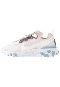 Nike React-sneakers i ljusrosa och vitt. Har en texturerad ovandel, blå accentfärger och en vadderad sula med en vågig design.