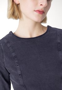 Noisy May NMPELLA DRESS - Denimové šaty - black denim