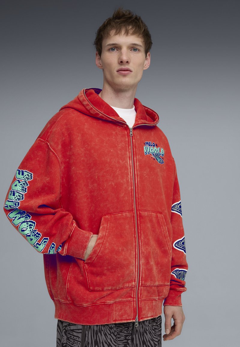 Puma MELO WORLD KAPUZENJACKE - Mikina na zip - for all time red