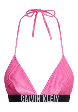 Roze geribbelde driehoek bikini top met verstelbare strikjes en een contrasterende zwarte band met het "CALVIN KLEIN" logo in witte letters.