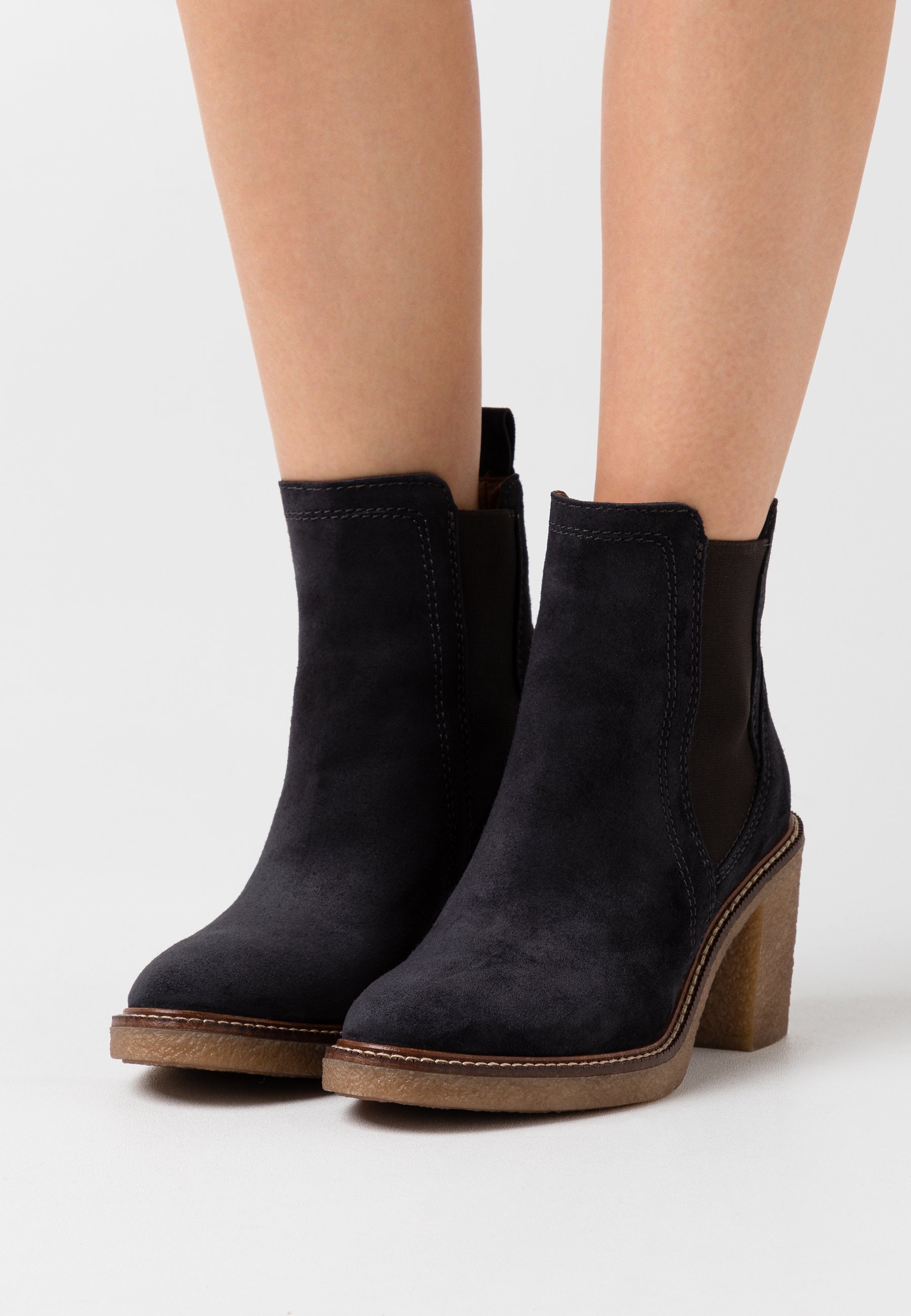 alpe ankle boots