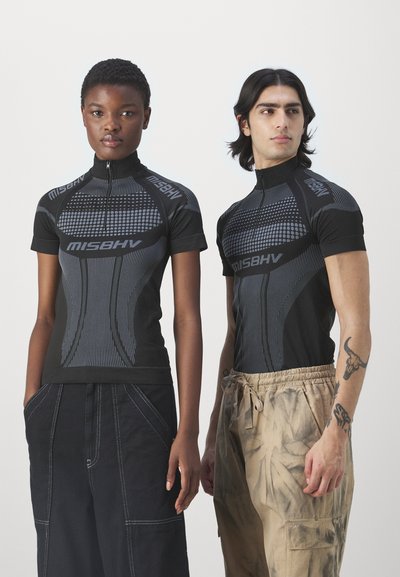 MISBHV SPORT EUROPA QUARTER ZIP - T-shirt estampada - muted black