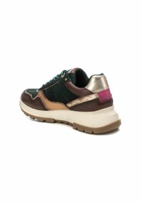 Carmela Zapatillas - kakhi