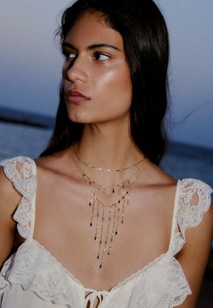 Bershka, LAYERED CHAIN - 3-PACK OF NECKLACES SET - Collier - gold-coloured
