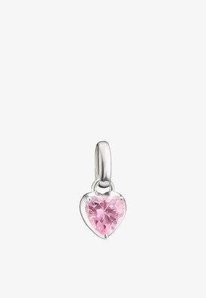 Ciondolo d'argento con una gemma rosa a forma di cuore sfaccettata, tenuta da tre grinfie e un anello lucidato per aggancio alla collana.