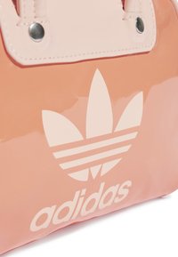 Thumbnail Image 3