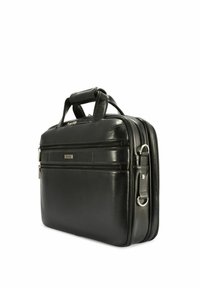 Czarna skórzana teczka z dwoma uchwytami, wieloma zamykanymi na zamek przegrodami oraz eleganckim designem. Gładka faktura z srebrnymi elementami ozdobnymi.