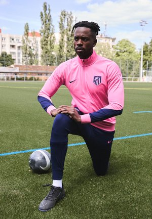 Nike Performance ATLETICO MADRID NIKE DF STRIKE TRACKSUIT THIRD - Equipación de clubes - pink glow/blue void