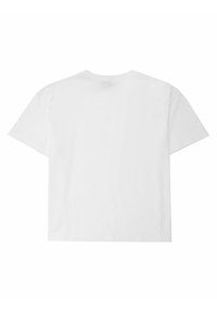 Biała koszulka krótki rękaw z okrągłym dekoltem. Wykonana z miękkiego materiału, charakteryzuje się luźnym krojem oraz brakiem widocznych wzorów lub grafik.