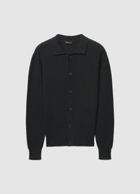 Cardigan noir boutonné avec un col, des manches longues et une texture côtelée, fabriqué en maille avec six boutons sur le devant.