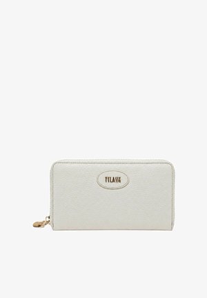 Portafoglio bianco in pelle strutturata con chiusura a zip su tutto il perimetro, cursore della zip in tono oro e patch ovale con logo con la scritta "T CLASSE" sul davanti.