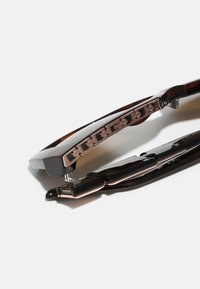 Guess Lunettes de soleil - dark havana