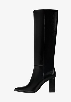 High heeled boots - black