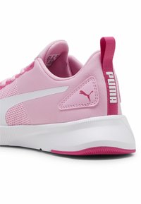 Puma FLYER RUNNER JR UNISEX - Scarpe da corsa su strada - pink lilac- white- pink