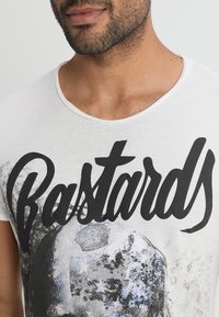 Key Largo Triko s potiskem - off-white