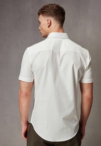 Next SHORT SLEEVE  - REGULAR FIT - Camisa - white