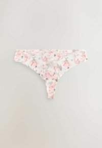 Koronkowe stringi w pastelowym różu i bieli, z delikatnym kwiatowym wzorem, miękką tkaniną i małą kokardką na przodzie.