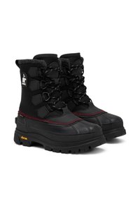 Bottes imperméables noires avec semelles en caoutchouc texturées, arborant des accents rouges, des lacets, et un col doublé en polaire pour plus de chaleur et de confort.