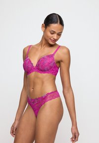 Marie Jo NOEMY - Perizoma - fuchsia fiesta