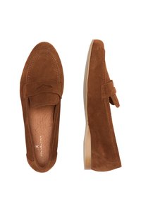 Loafers din spic suede maro cu o finisare netedă, având o bandă decorativă deasupra și vârful rotunjit. Tocul din lemn de înălțime mică asigură stabilitate.