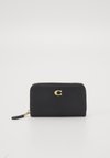 ESSENTIAL SMALL ZIP AROUND CARD CASE - Portofel - black