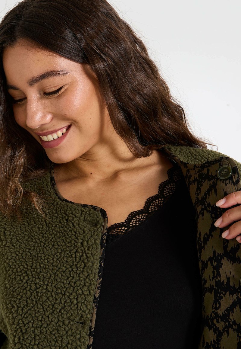 Haut Intelligent Sans Manches Papaya Par Matalan - Taille 14, Vert Kaki, Neuf (sans étiquette)