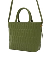 Grön faux läder tote väska med präglad design, dubbla korta handtag och en avtagbar axelrem; har en strukturerad form och slät textur.