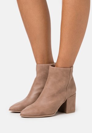 Call it Spring, Boots à talons - beige
