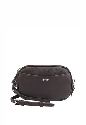 Sac bandoulière en cuir brun foncé texturé avec poche avant, logo argenté en forme d'animal, fermeture éclair et sangle réglable avec boucle.