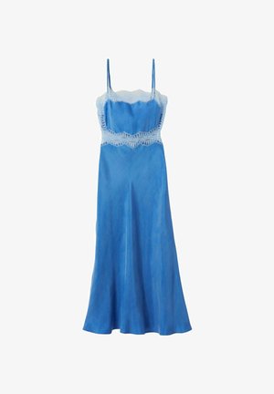 Vestito sottoveste in raso blu con bordo in pizzo bianco sullo scollo e in vita, caratterizzato da sottili spalline a spaghetti e una gonna fluente.