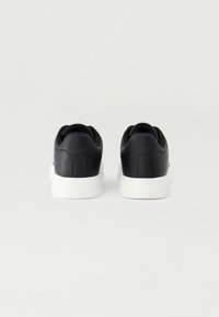 Pier One UNISEX - Baskets basses - black