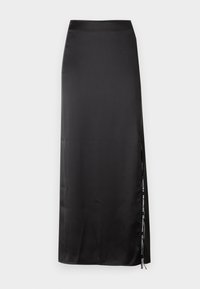 Svart satin maxiskjørt med høy midje, sidesliss og kontrasttekstdetalj langs åpningen. Glatt tekstur, tettsittende design.