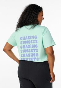 Zizzi RÜCKEN - T-shirts print - grayed jade washed