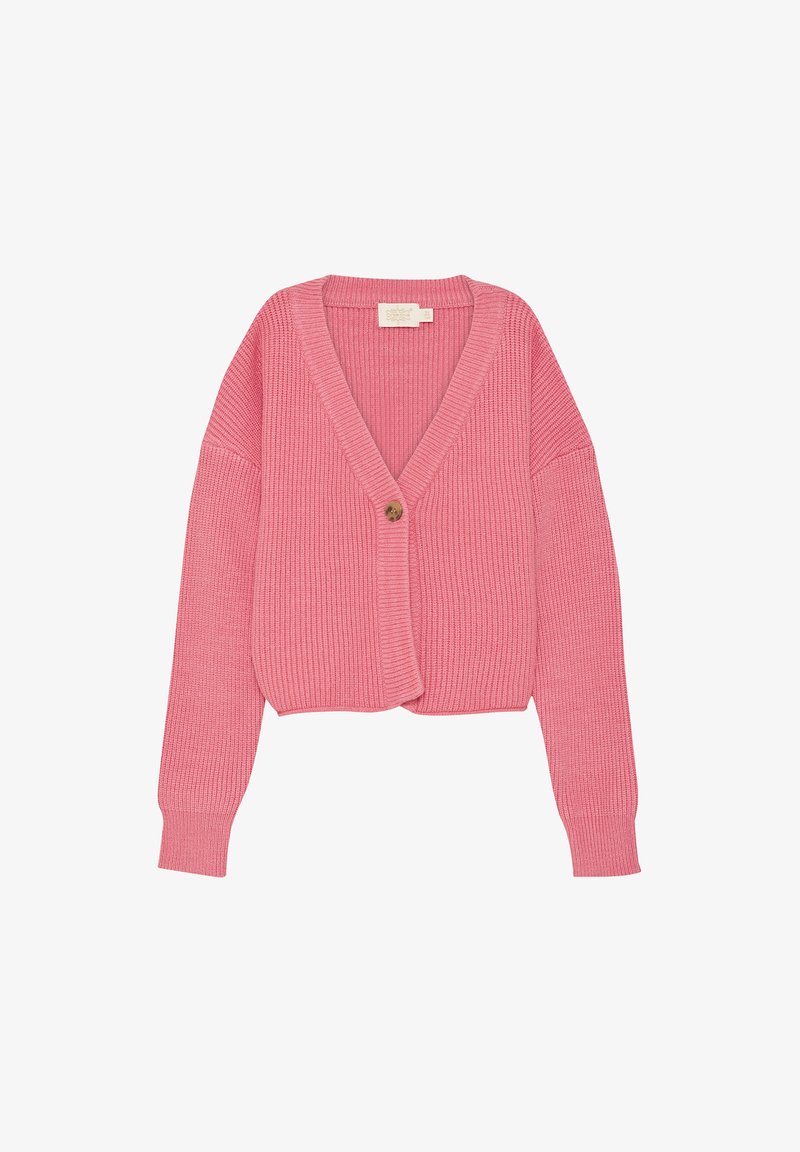 Cardigan tricoté rose avec manches longues, encolure en V profonde et fermeture à bouton en bois unique à l'avant. Texture côtelée sur toute la surface.
